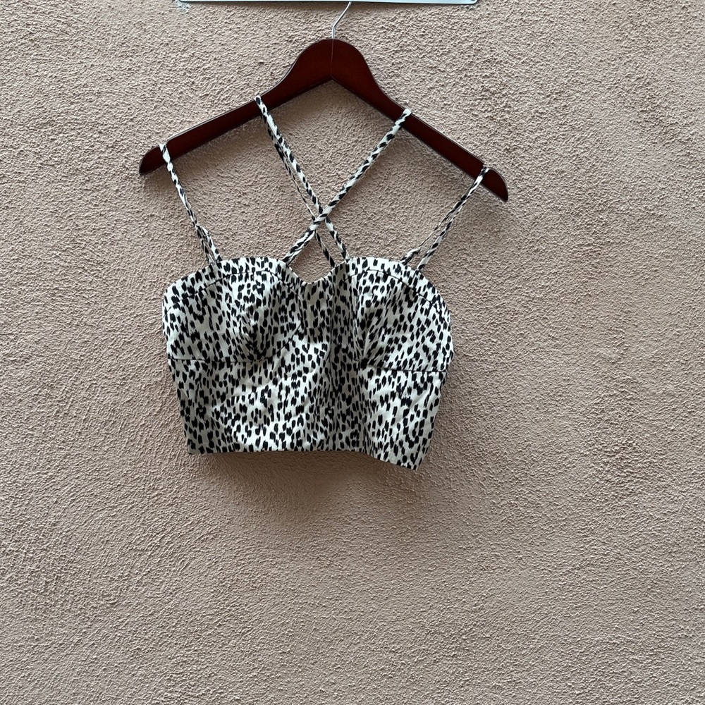 Black and White Leopard Spotted Crop Top - Picture 1 of 10